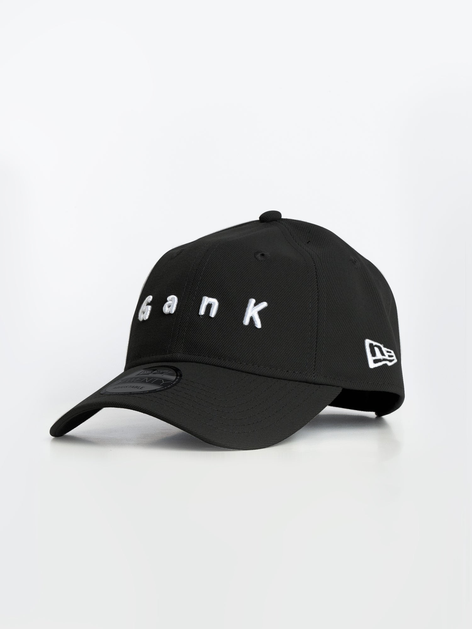 GANK Casquette en noir brodé blanc