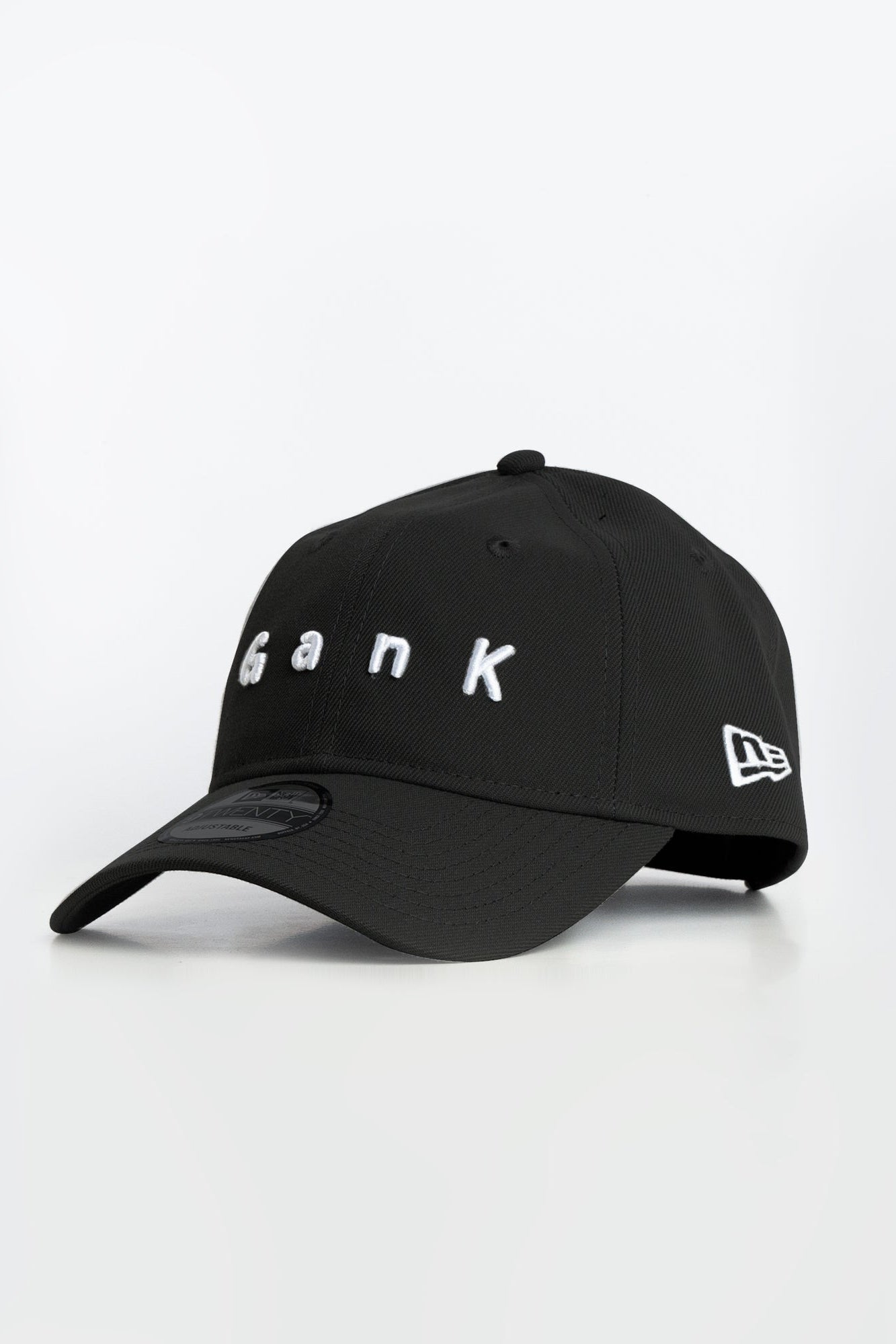 GANK Casquette en noir brodé blanc