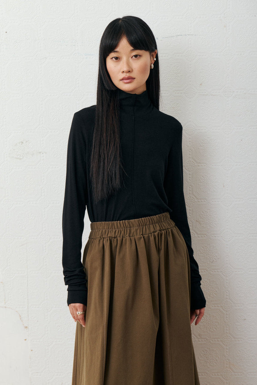 EVE GRAVEL - Mike Crewneck